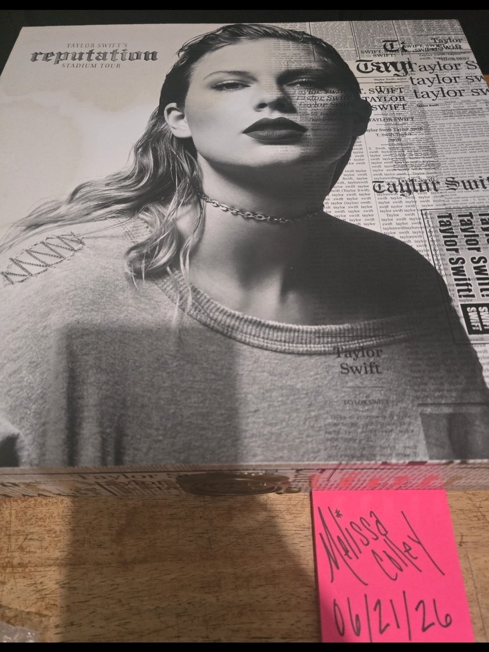 Taylor Swift Reputation VIP Box-Works, But Incomplete - Picture 2 of 8